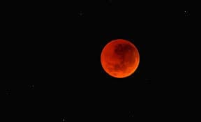 che bella la luna rossa